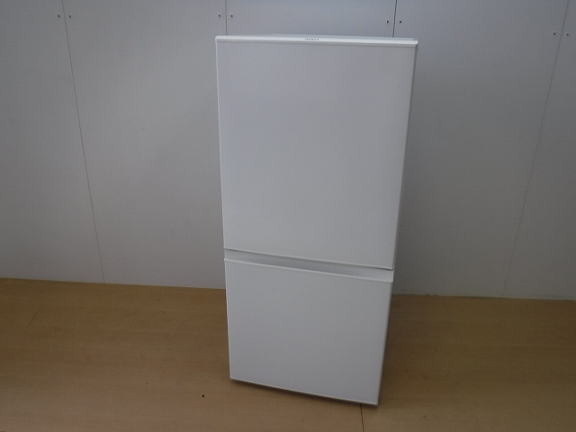 2ドア冷蔵庫　AQUA　ホワイト