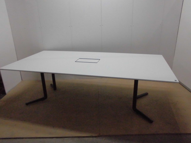 大会議テーブル（オカムラ）ホワイト