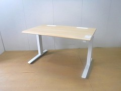 電動 昇降デスク (オカムラ) 木目調 / スイフト / 高さ700～1250で調節可能