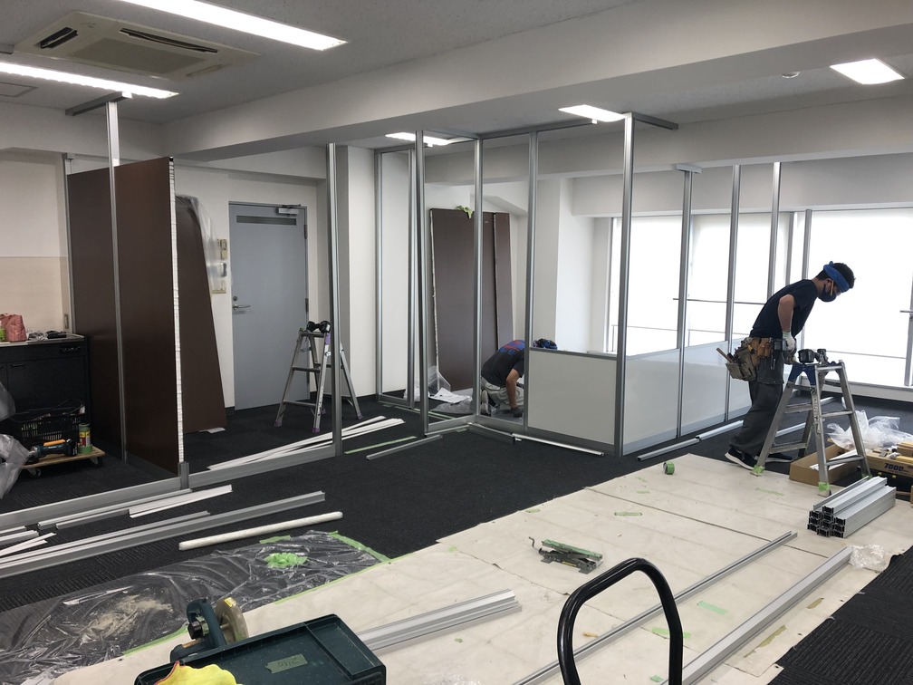 パーティション工事1/></div> <p class=