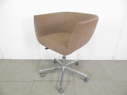 ローテーブル+ミーティングチェア×3