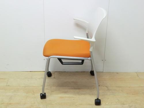 イトーキ / ステンザ / オレンジ / 【中古】 スタッキングカートチェア4脚セット