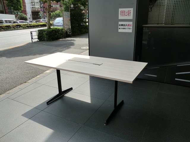 会議テーブル オカムラ Bresta