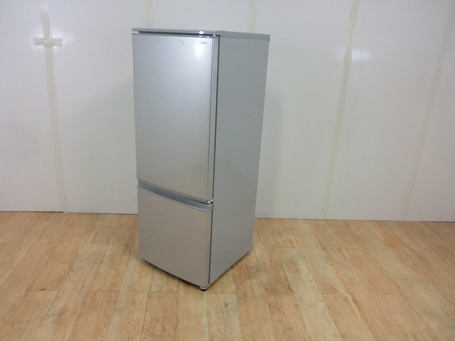 冷蔵庫シャープシルバー2018年製