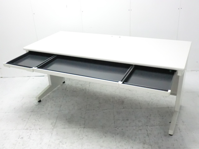 プラス / LA / ホワイト / 【中古】 平デスク
