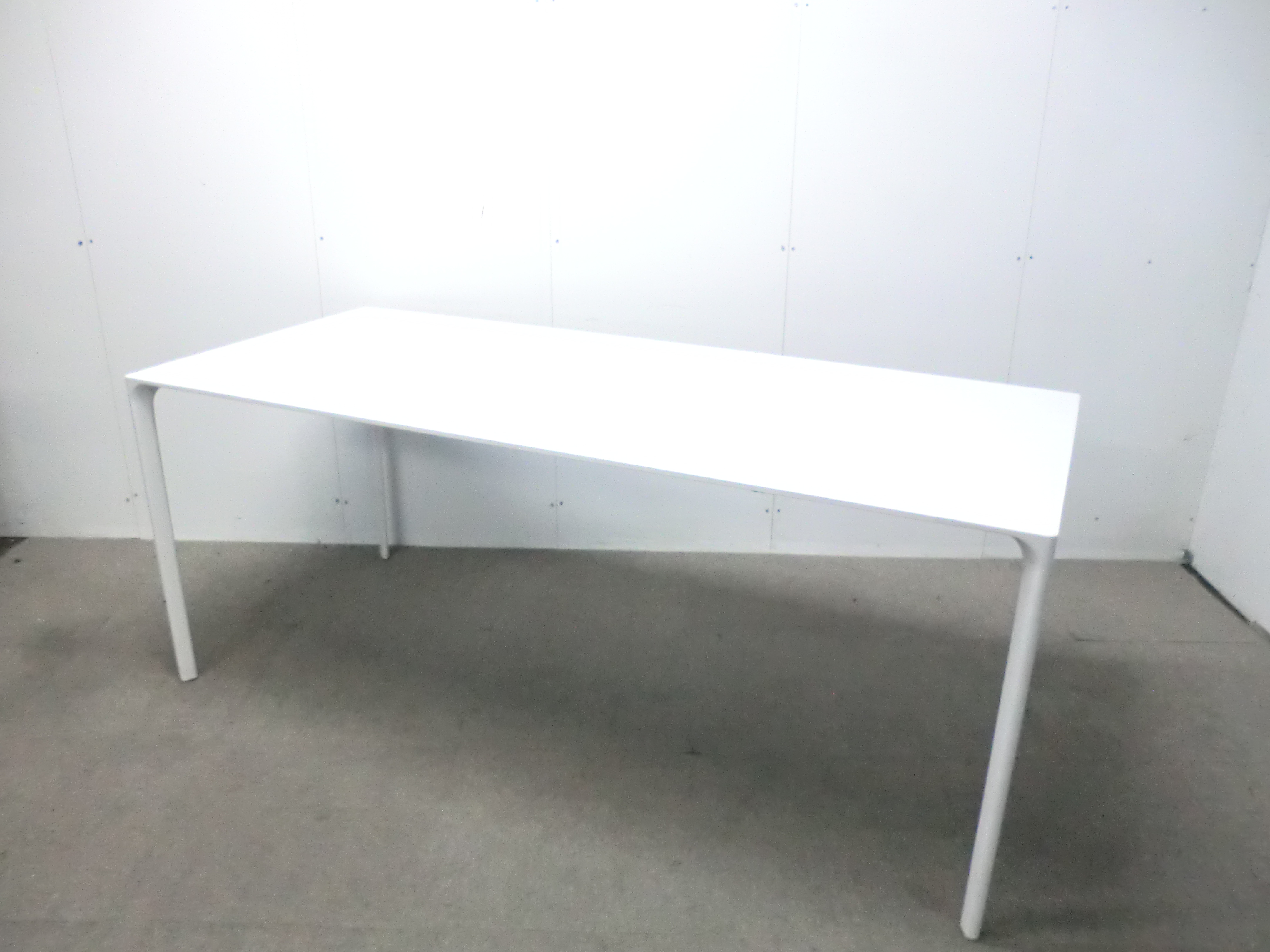 arperアルペール / nuurヌール / ホワイト