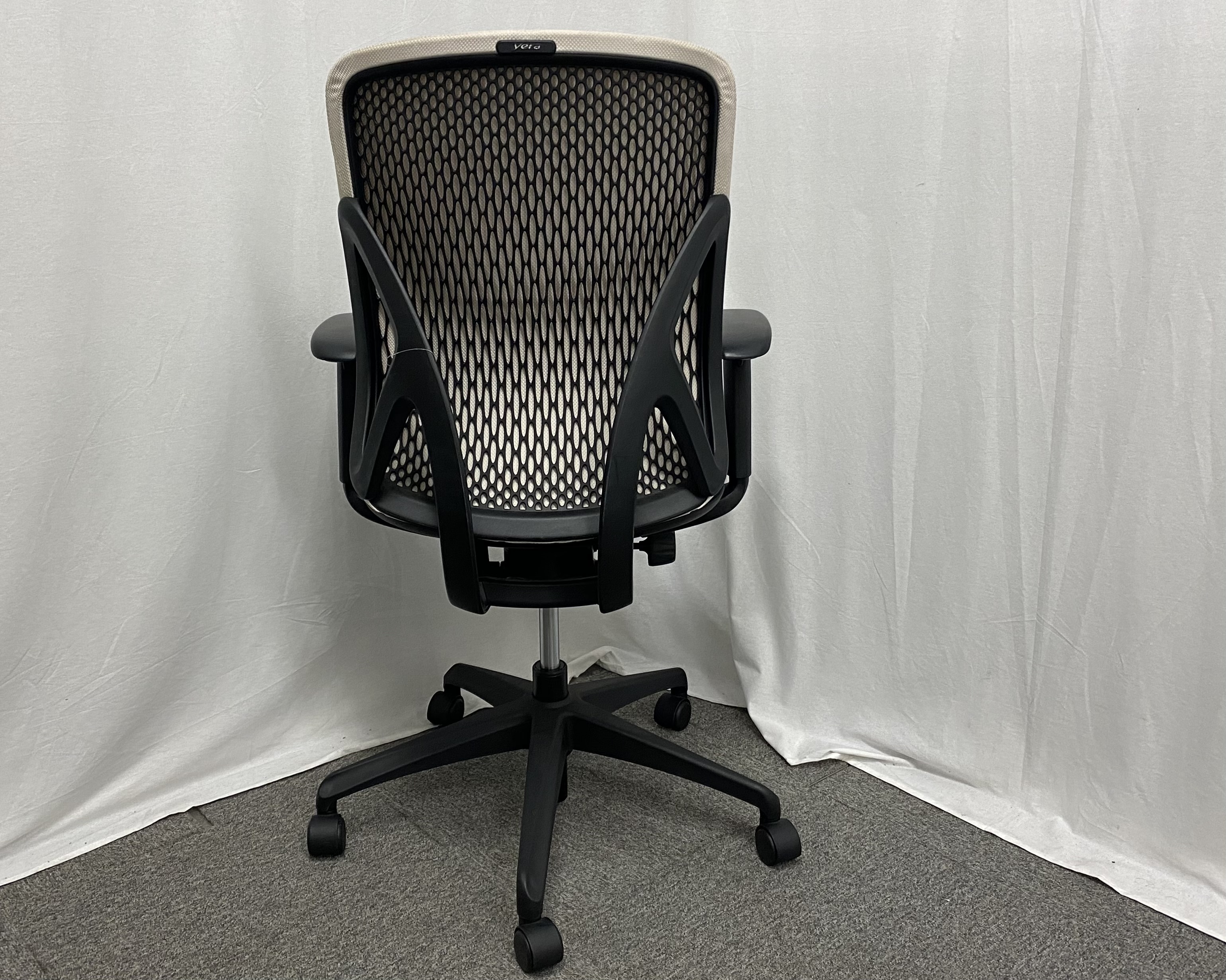 イエラ/イナバ/ベージュ/肘付き