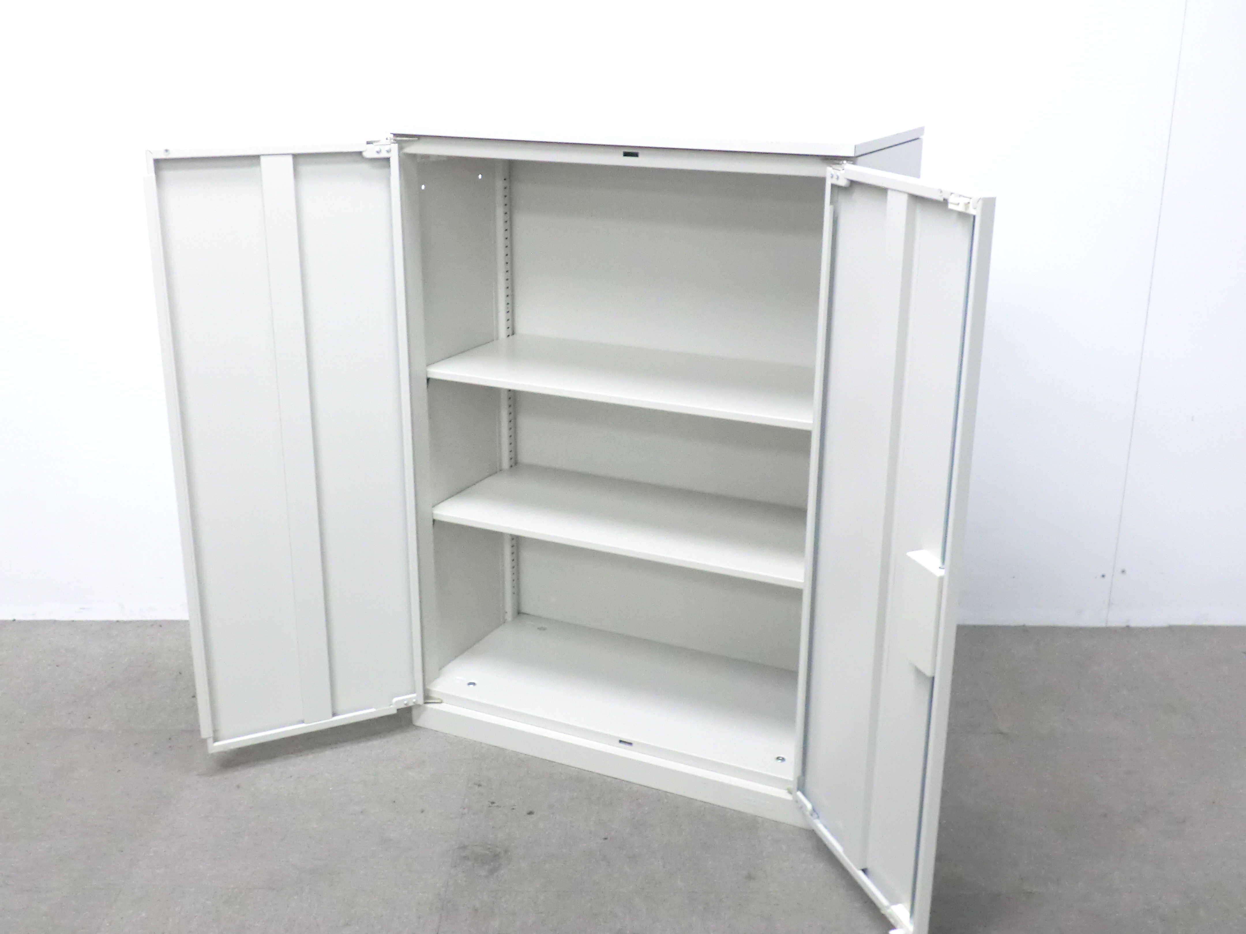 オカムラ/42/ニューグレー/ 【中古】 両開きキャビネット