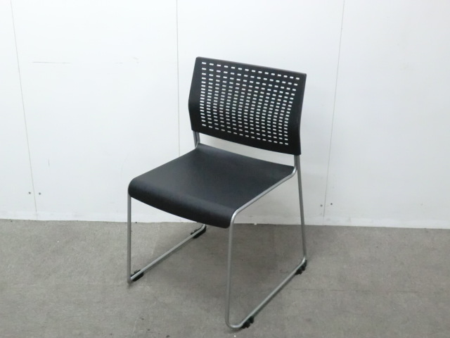 オカムラ/Kette/ブラック/【中古】 スタッキングチェア