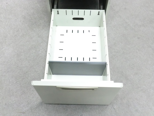 プラス / ニューグレー / 【中古】 3段脇机