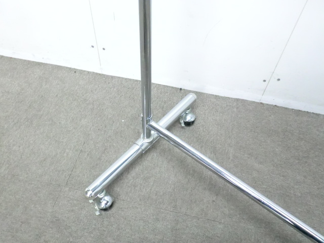 ハンガーラック / シルバー / 【中古】 上下伸縮式