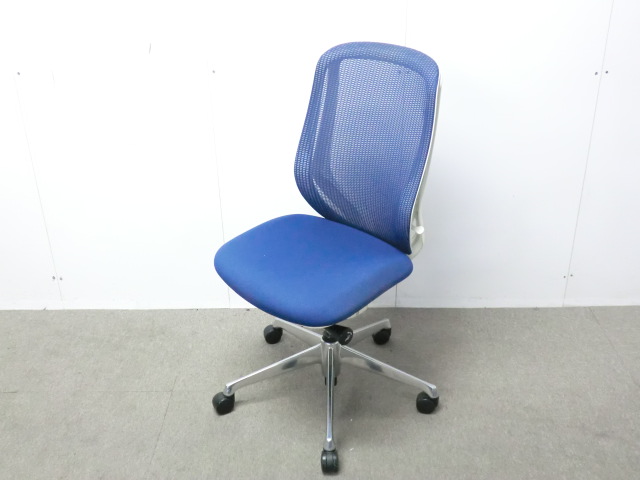 オカムラ/シルフィ/ ブルー / 【中古】 ＯＡチェア肘無し
