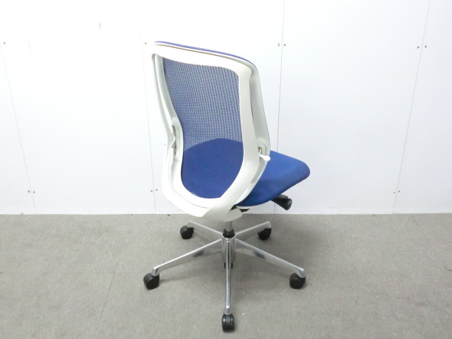 オカムラ/シルフィ/ ブルー / 【中古】 OAチェア肘無し
