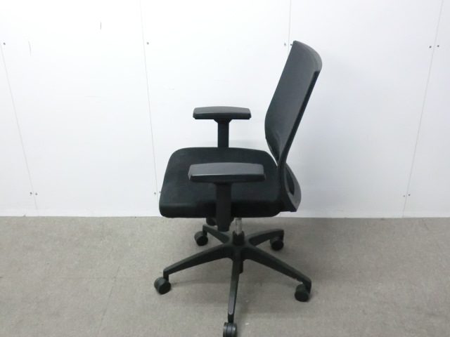 OAチェア肘有 / ブラック / 【中古】
