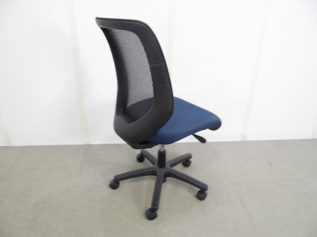 コルト / イトーキ / ダークブルー / OAチェア肘無し