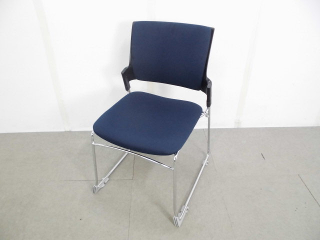 モノン / イトーキ/  ダークブル / スタッキングチェア