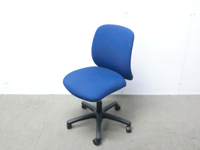 イトーキ/ボニート/ダークブルー/ 【中古】 OAチェア肘無