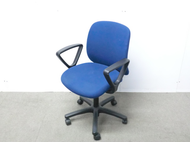 イトーキ/ボニート/ダークブルー/ 【中古】 OAチェア肘有