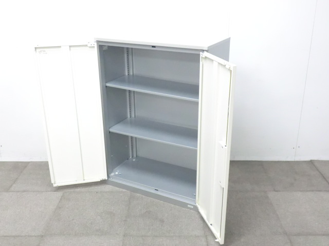 オカムラ/ヴィラージュ/シルバー/【中古】両開きキャビネット