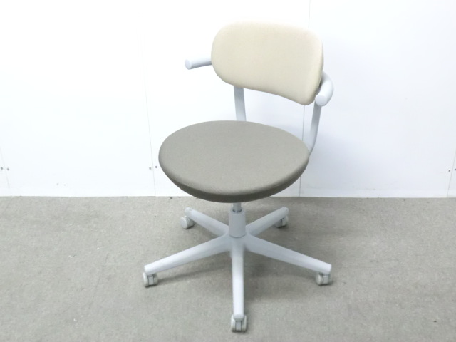 コクヨ / パロ / ベージュ / 【中古】 ＯＡチェア肘有