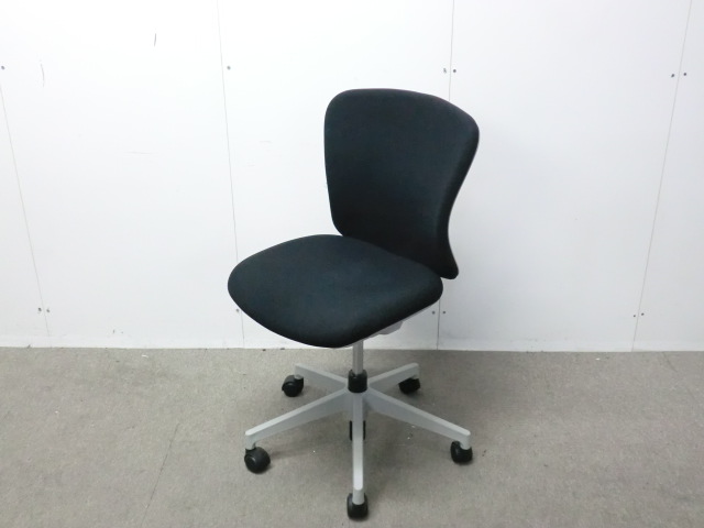 イナバ / ブラック / 【中古】 ＯＡチェア肘無し