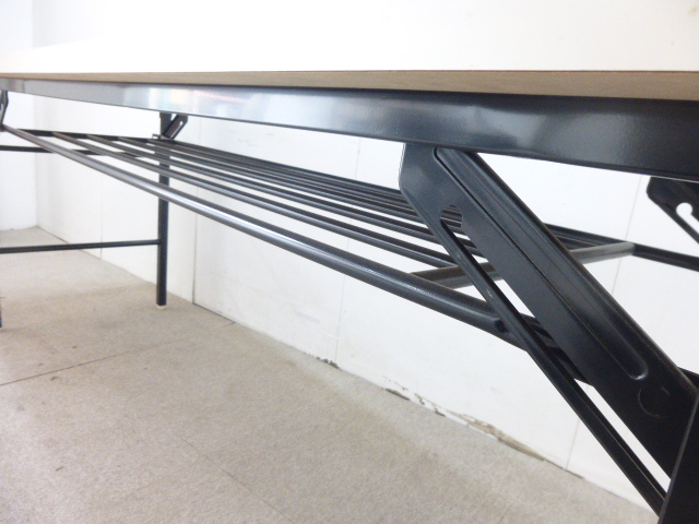 ホワイト/折り畳みテーブル/【中古】