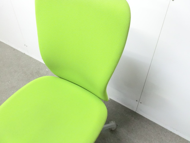 オカムラ/スラート/ライトグリーン/【中古】OAチェア肘無し