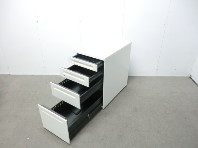 オカムラ/アドバンス / ホワイト / 【中古】 4段脇机