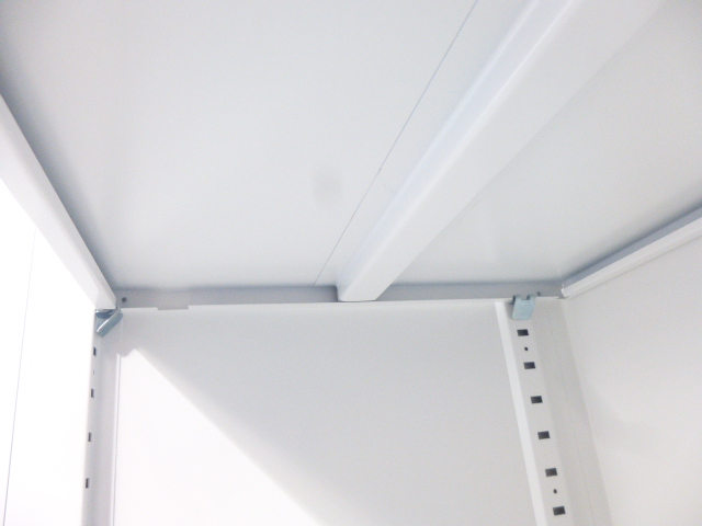 ウチダ/ホワイト/両開きキャビネット/【中古】