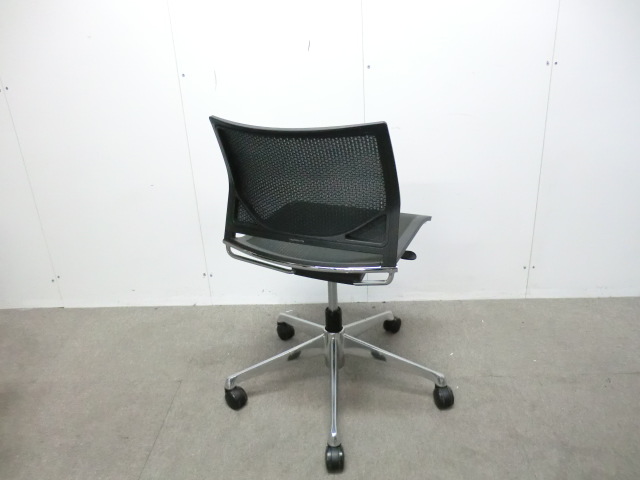 オカムラ/クリール/ ブラック /【中古】ミーティングチェア