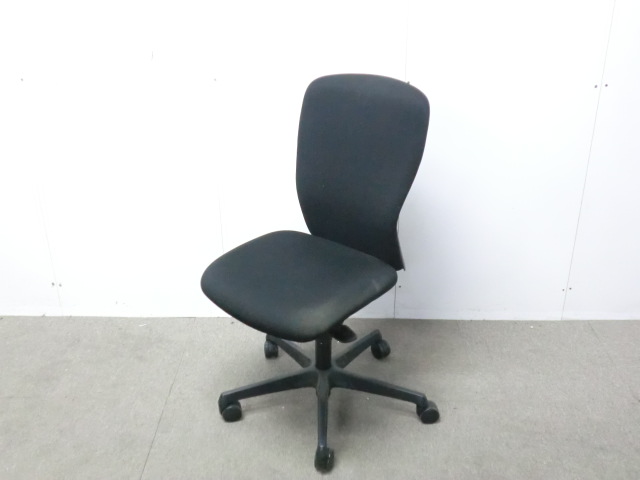 オカムラ/スラート/ ブラック / 【中古】 OAチェア肘無