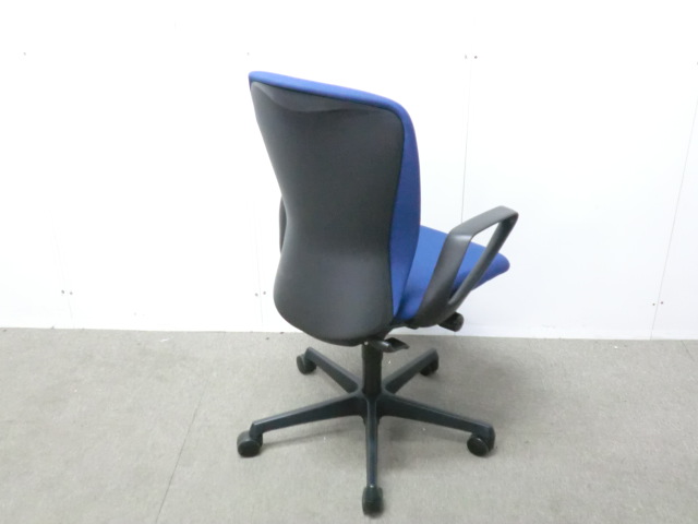 オカムラ/スラート / ブルー / 【中古】 OAチェア肘有