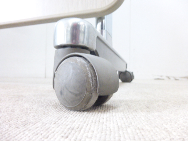 オカムラ/木目調/フォールディングテーブル/