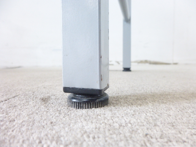 ホワイト/折り畳みテーブル/【中古】