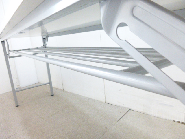 ホワイト/折り畳みテーブル/【中古】