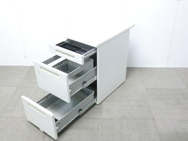 イナバ / デュエナ / ホワイト / 【中古】 3段脇机