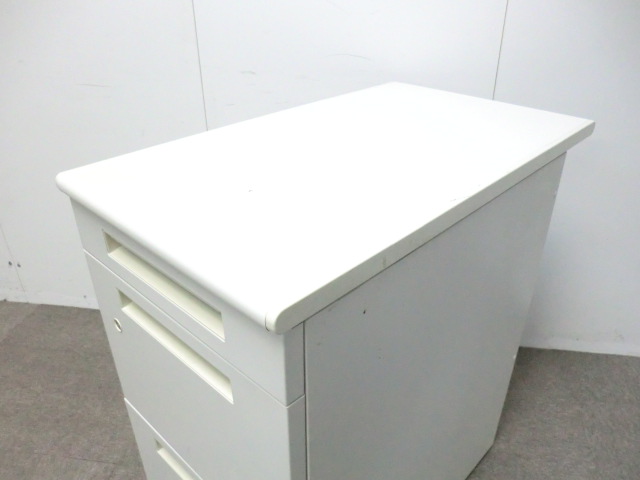 イナバ / デュエナ / ホワイト / 【中古】 3段脇机