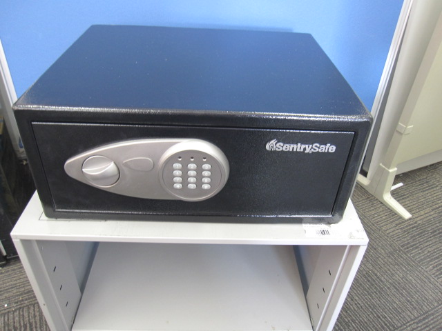 金庫 Sentry/テンキー式/ブラック/X075