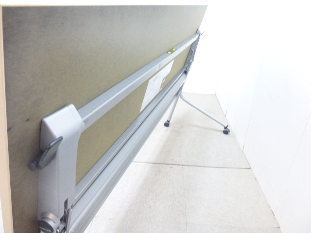 オカムラ/木目調/フォールディングテーブル/【中古】