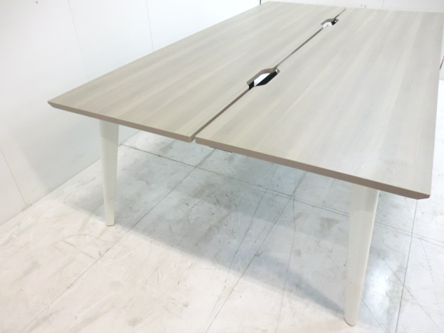 オカムラ / 木目調 / 【中古】 フリーアドレスデスク