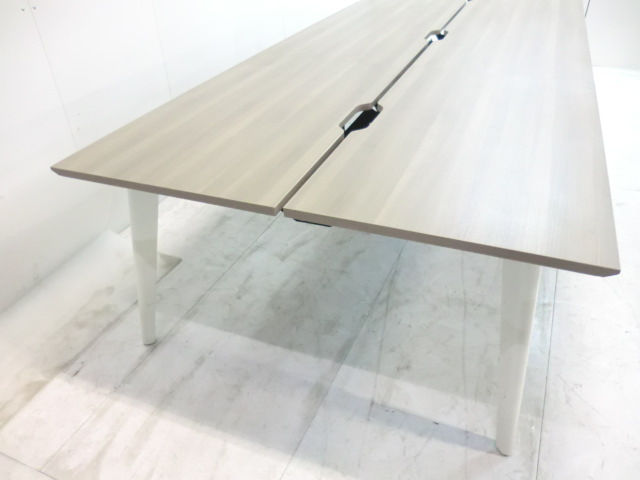 オカムラ / 木目調 / 【中古】 フリーアドレスデスク