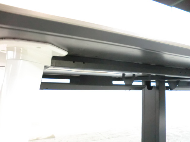 オカムラ / 木目調 / 【中古】 フリーアドレスデスク