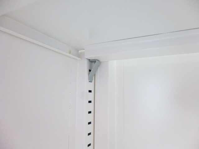 オカムラ/ホワイト/ヴィラージュ/両開きキャビネット/