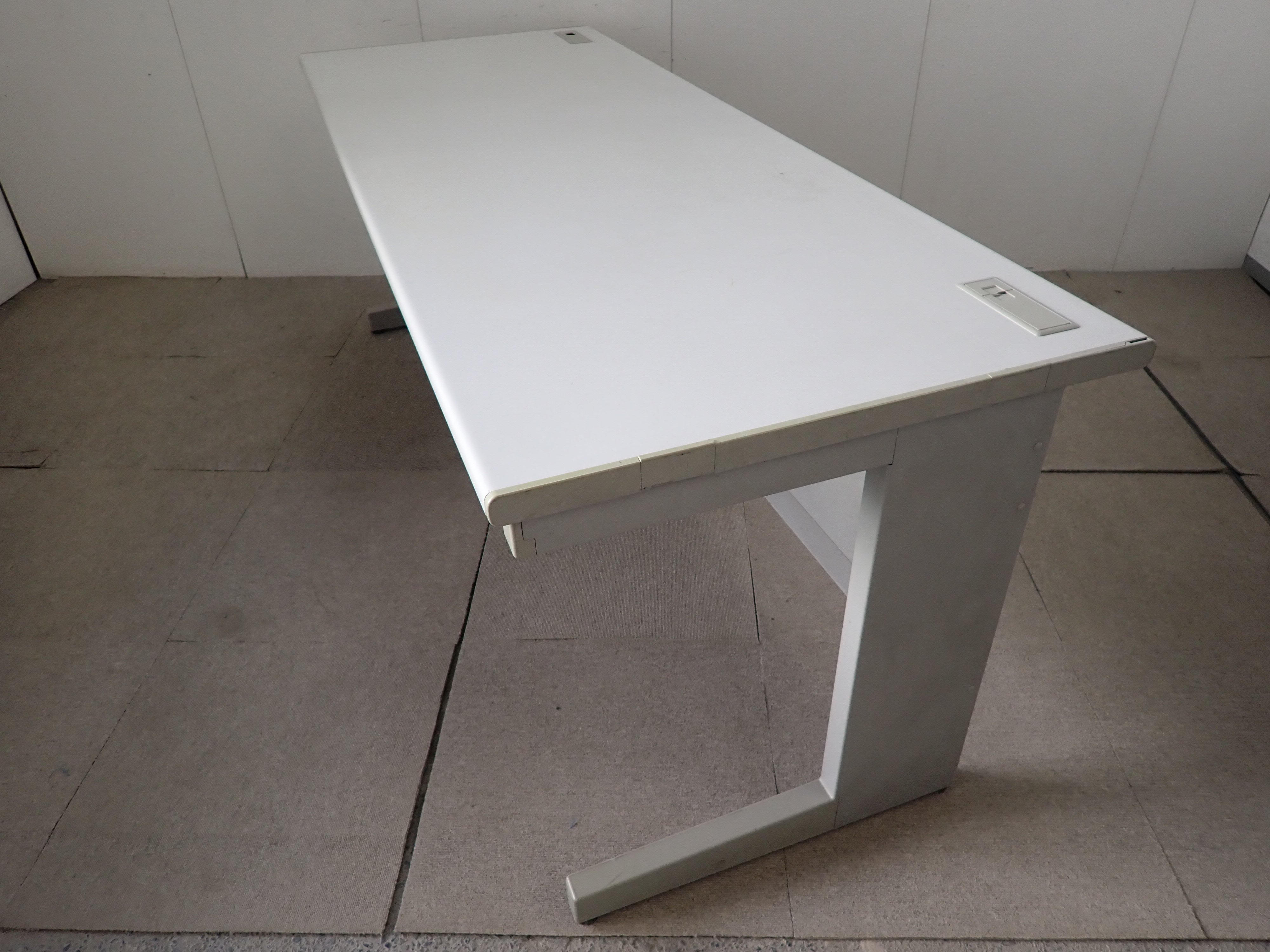 ウチダ/FEED/ニューグレー/平デスク/幅1800