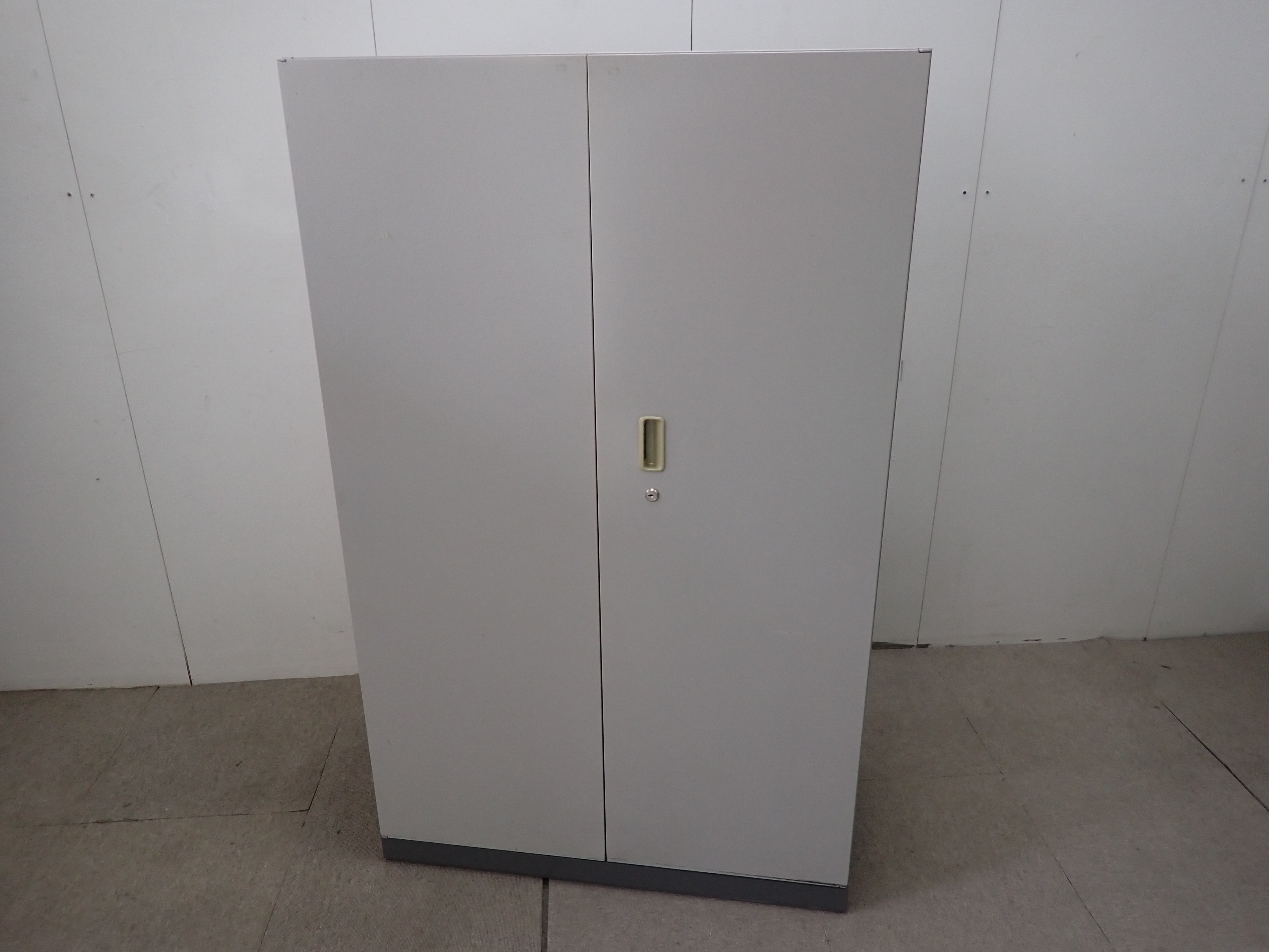 ウチダ/ニューグレー/両開きキャビネット/