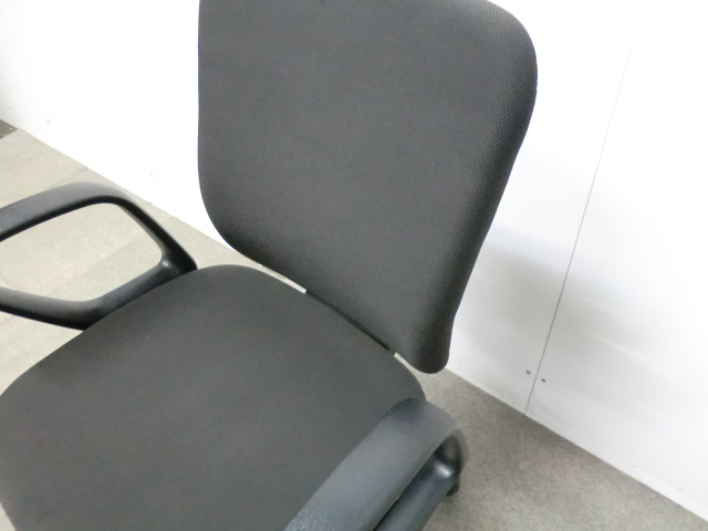 ウチダ / Mi / ブラック / 【中古】 OAチェア肘有