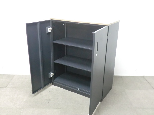 イトーキ / ブラック / 【中古】 両開きキャビネット