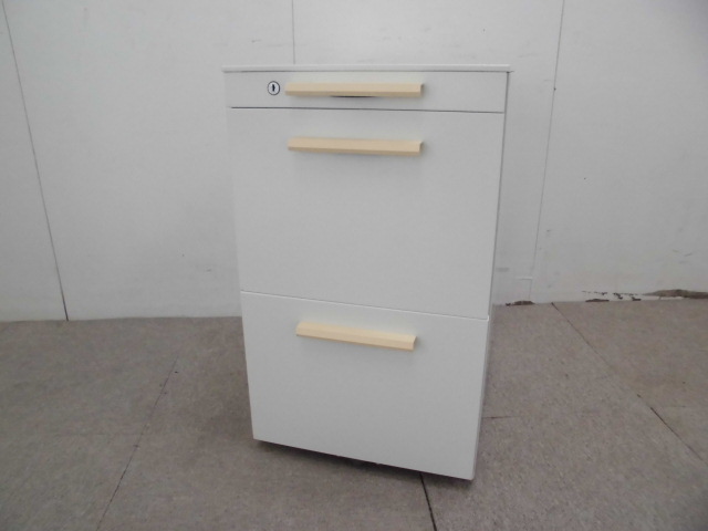 クロガネ/ホワイト/3段ワゴン/【中古】