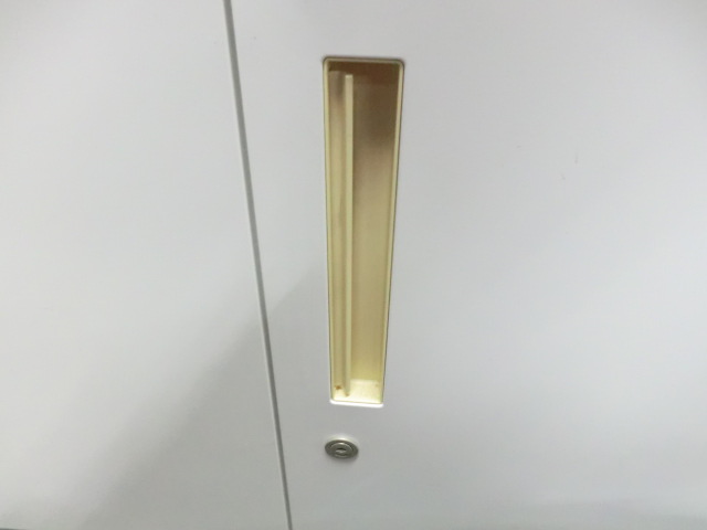 イナバ/TF / ホワイト / 【中古】 両開きキャビネット