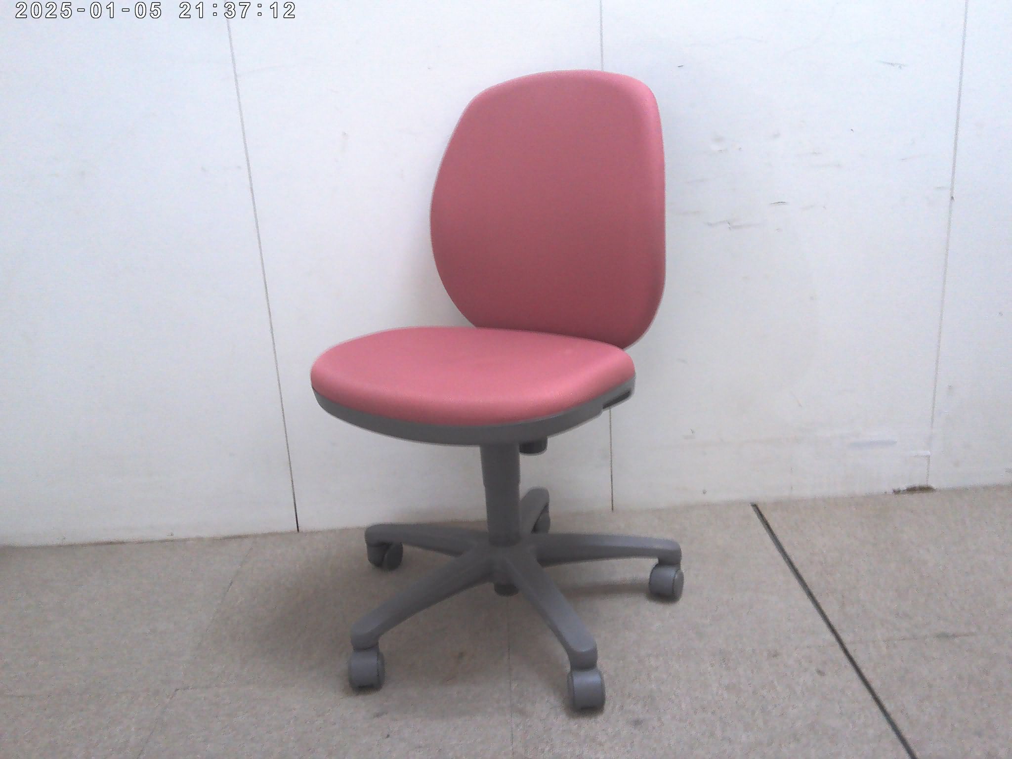 コクヨ/ピンク/ＯＡチェア/肘無し/【中古】